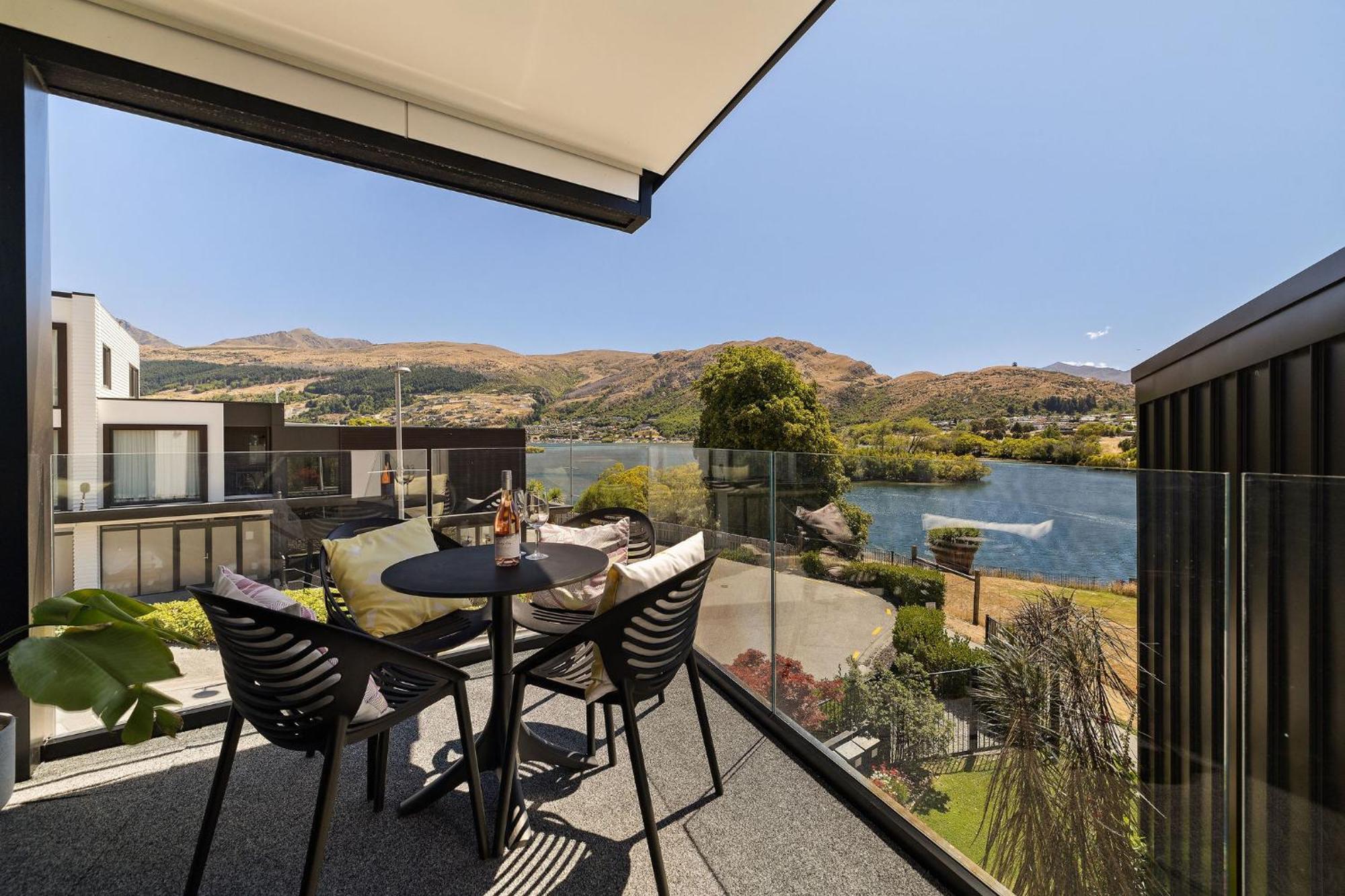 Homestead Retreat - 2 Bedroom - Lake View クイーンズタウン エクステリア 写真